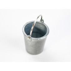 Ведро металлическое в масштабе 1/16