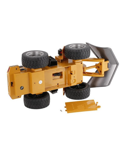 Радиоуправляемый снегоуборщик HUI NA TOYS 2.4G 6CH 1/18 RTR