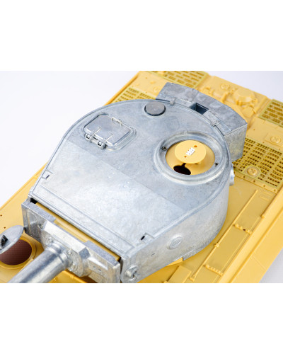 Металлическая башня с пластиковым корпусом с ИК-пушкой (без инфракракр. приемн.)