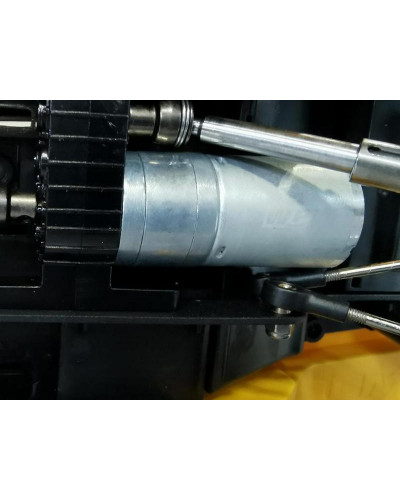 Радиоуправляемая машина WPL японский внедорожник FJ40 (желтая) 4WD 2.4G 1/16 RTR