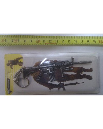 Брелок-сувенир автоматы из металла серии "Cross Fire" М16, FAMAS