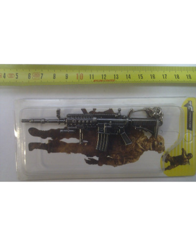 Брелок-сувенир автоматы из металла серии "Cross Fire" М16, FAMAS