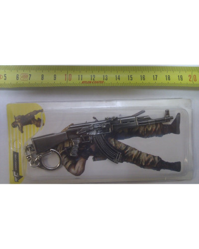 Брелок-сувенир автоматы из металла серии "Cross Fire" М16, FAMAS
