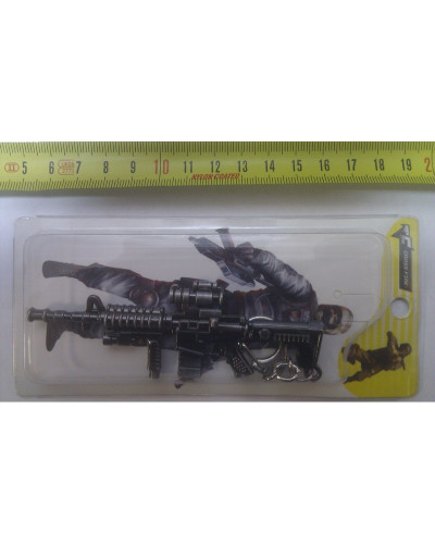 Брелок-сувенир автоматы из металла серии "Cross Fire" М16, FAMAS