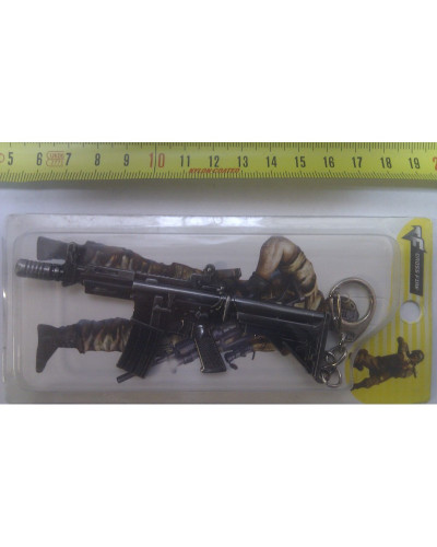 Брелок-сувенир автоматы из металла серии "Cross Fire" М16, FAMAS