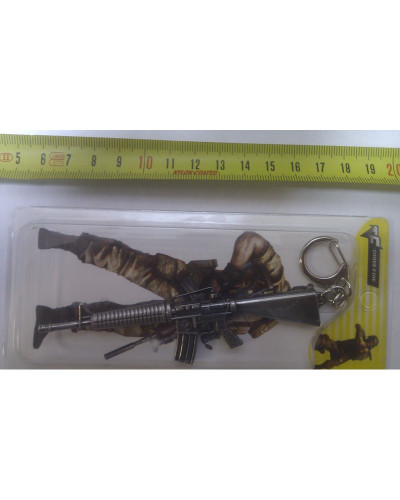 Брелок-сувенир автоматы из металла серии "Cross Fire" М16, FAMAS