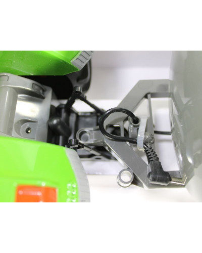 Радиоуправляемый сельскохозяйственный трактор с поливальной установкой Double Eagle 1:16