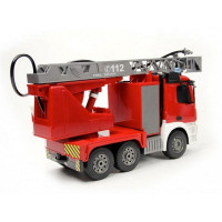 Радиоуправляемая пожарная машина Double Eagle Mercedes-Benz Actros, брызгает водой 1:20